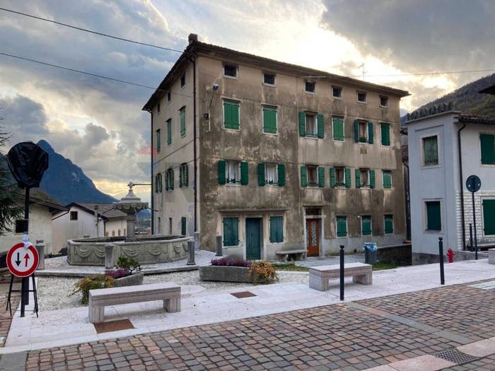 Appartamento con 5 locali in vendita in Piazza della Fontana, Castello Lavazzo, Longarone