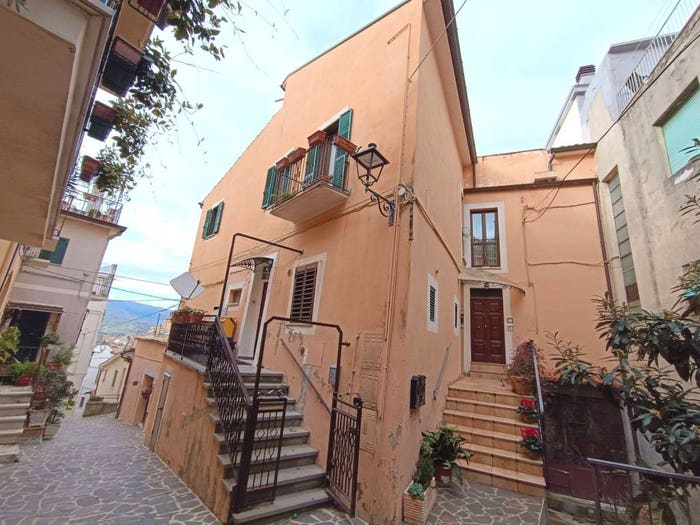 Casa bilocale in vendita in Via Salita De Renzis, Centro, Atessa
