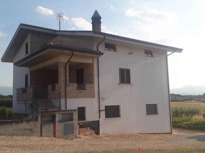Casa con 6 locali in vendita in Via Monte Velino, Manoppello