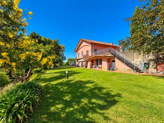 Casa con 6 locali in vendita in Via Montecchio, Fosdinovo