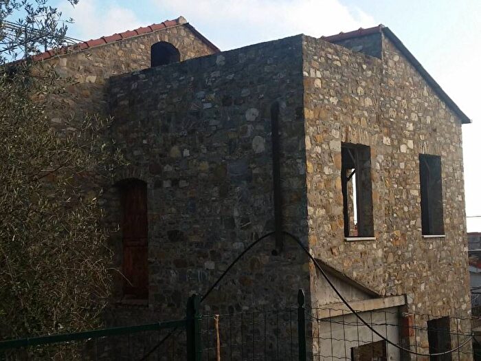 Casa con 6 locali in vendita in Via Castello, Centro, Cipressa