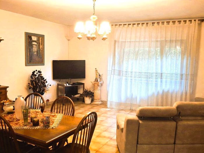 Appartamento con 5 locali in vendita in Via Rotabile, Formia