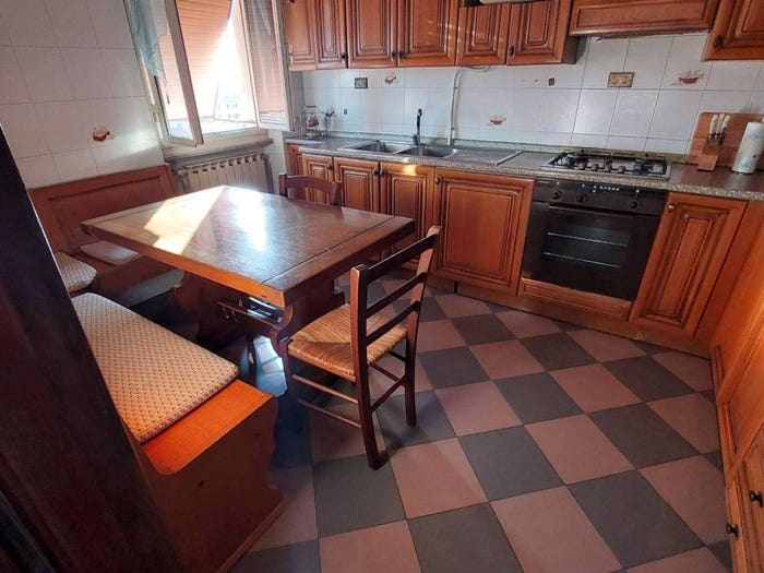 Appartamento con 5 locali in vendita in Via Toniolo, Avenza, Carrara
