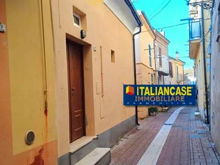 Casa bilocale in vendita in Strada Del Ghetto, Centro, Città Sant'Angelo