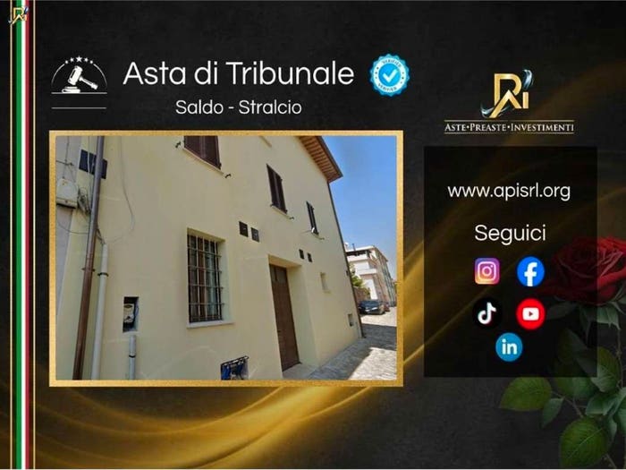 Appartamento quadrilocale in vendita in VICOLO ISOLA BELLA, Centro Storico, Foligno