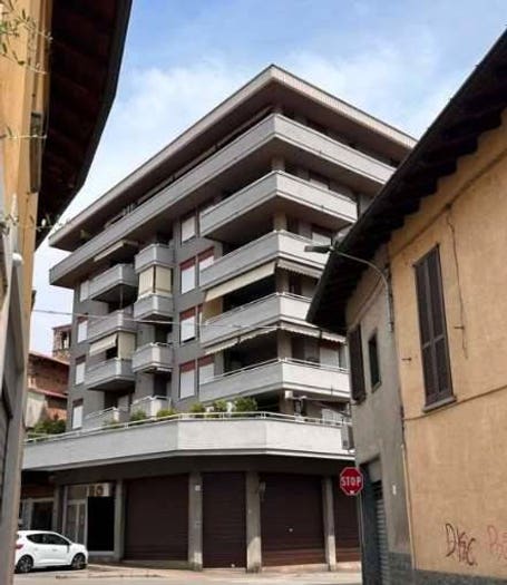 Appartamento trilocale in vendita in Via Dolci Gerolamo, Centro, Somma Lombardo
