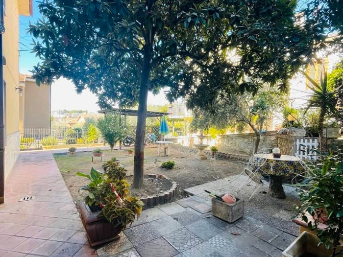 Casa con 6 locali in vendita in Via Monte Vettore, Tuillo, Terni