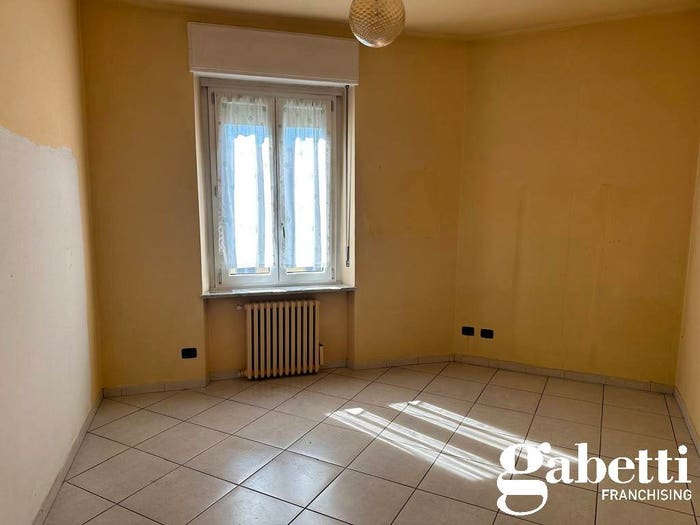 Appartamento trilocale in vendita in VIA GUTTUARI, Stazione, Asti