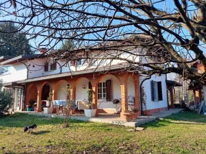 Casa con 6 locali in vendita in Vico Necchi, Centro, Figino Serenza