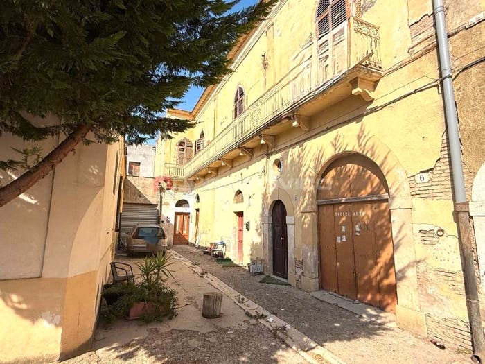 Appartamento con 5 locali in vendita in Largo Rimembranza, Carapelle