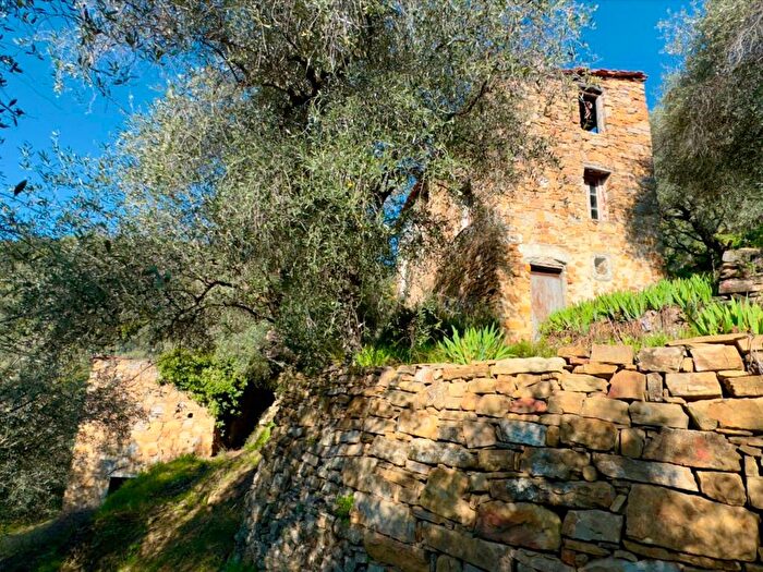 Casa con 6 locali in vendita in Località San Gragorio, Dolceacqua