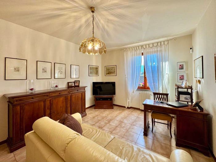 Appartamento con 6 locali in vendita in Via del Sorbano del Vescovo, Mugnano, Lucca