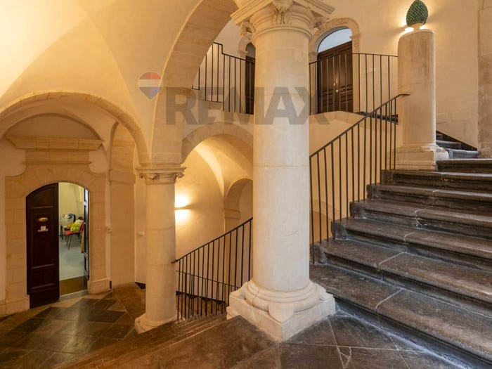 Appartamento con 6 locali in vendita in Corso Umberto, Modica Bassa, Modica
