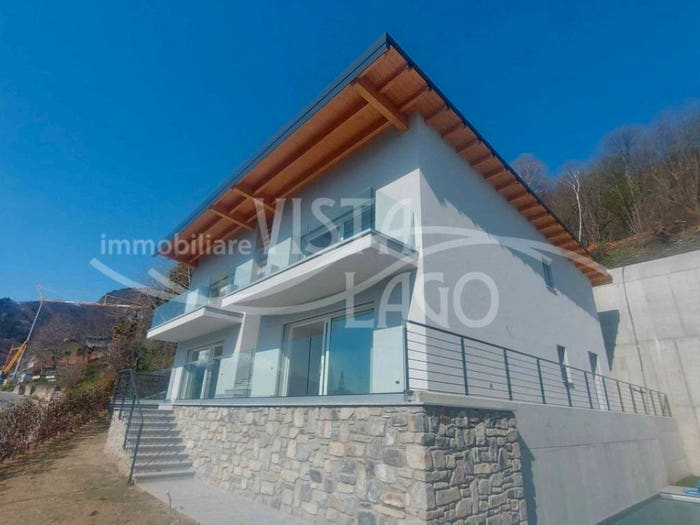 Appartamento trilocale in vendita in Via Antonio Maria Caraccioli snc, Vercana