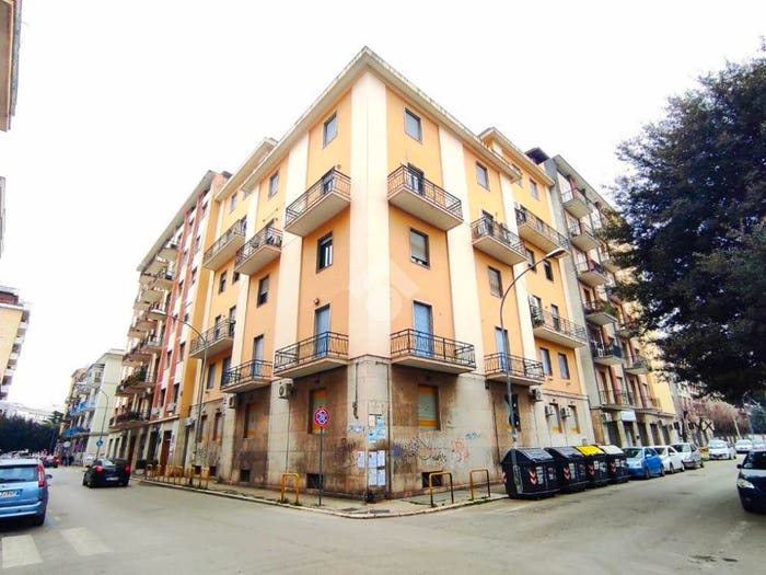 Appartamento con 6 locali in vendita in Via Marchese de Rosa, Immacolata, Foggia