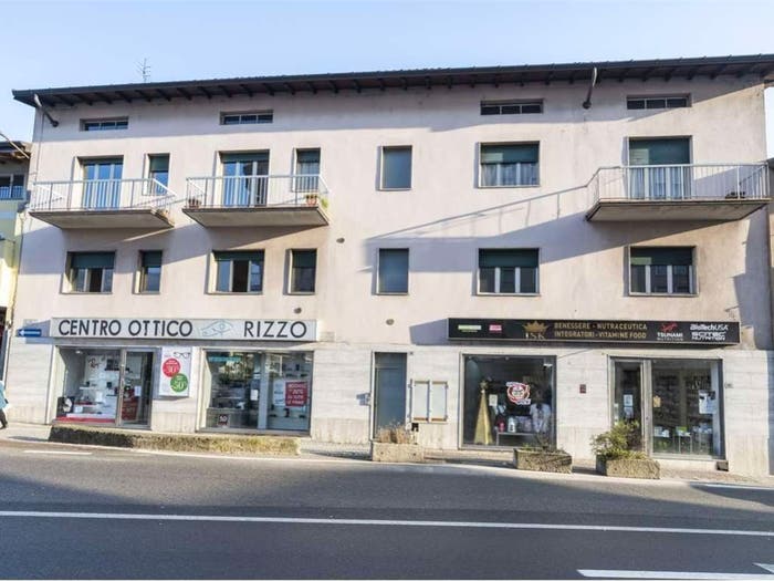 Appartamento trilocale in vendita in Via Luino, Centro, Lavena Ponte Tresa