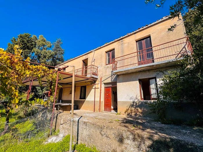 Casa con 6 locali in vendita in Mistretta