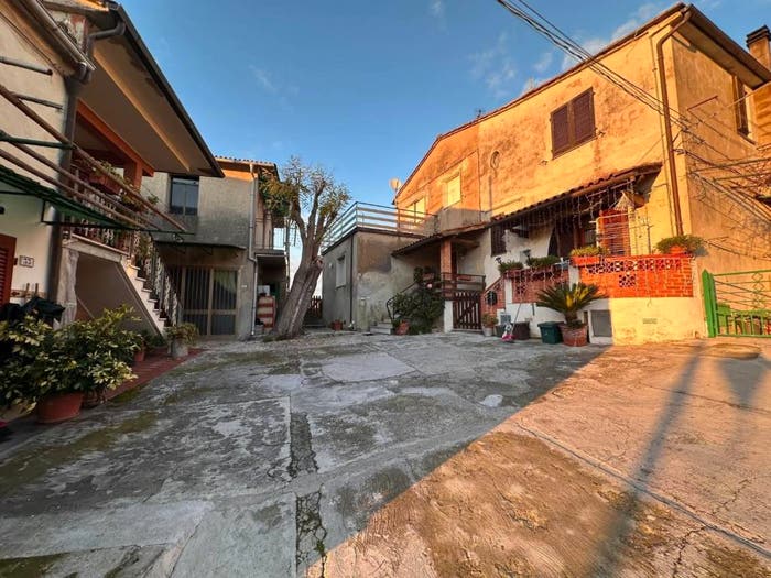 Casa con 6 locali in vendita in Via della Fonte, Lorenzana, Crespina e Lorenzana