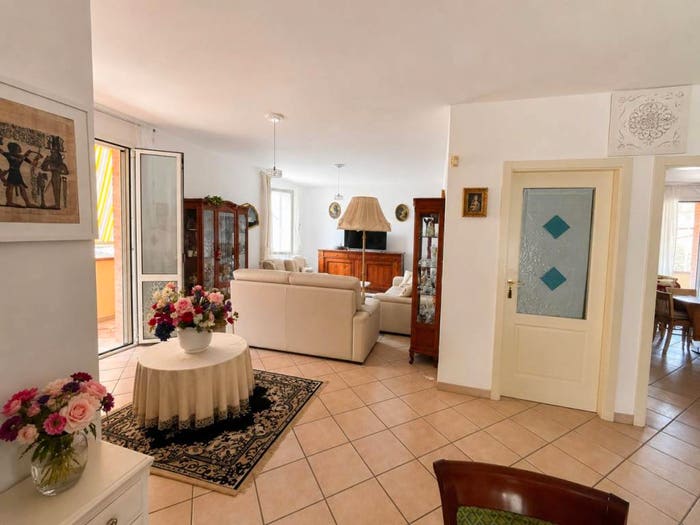 Appartamento con 6 locali in vendita in via indipendenza mondolfo, Marotta, Mondolfo