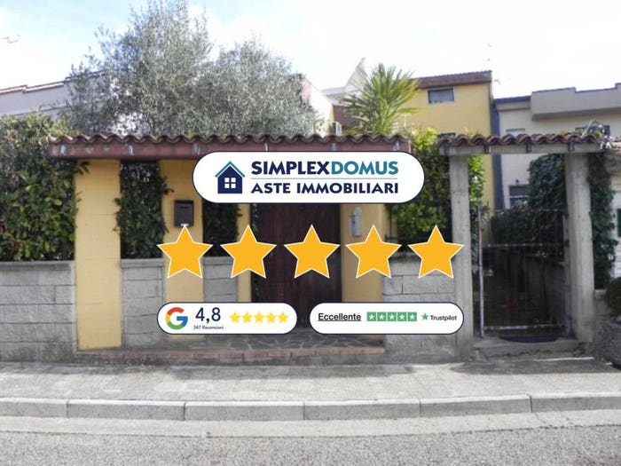 Casa con 6 locali in vendita in Delle Querce, Centro, Atella
