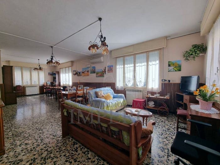 Casa con 6 locali in vendita in Via Nazionale, Centro, Airole