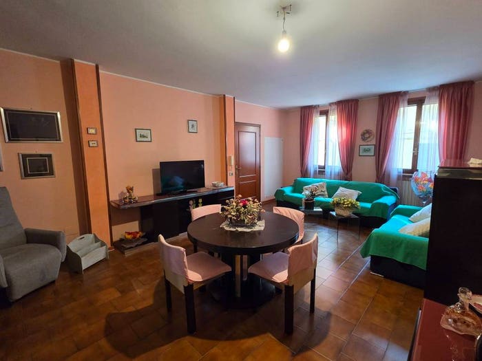 Appartamento trilocale in vendita in Via Giuseppe Garibaldi, Centro, Gualtieri