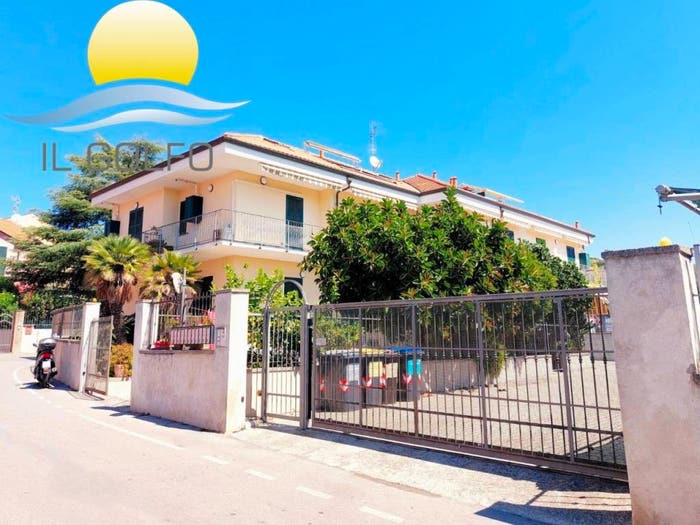 Appartamento trilocale in vendita in Via Cà Rossa, Centro, Diano Marina