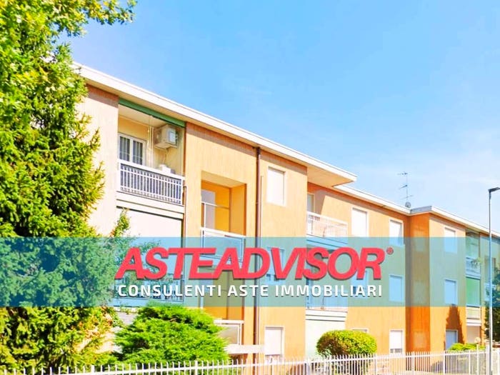 Appartamento con 5 locali in vendita in Via del Carso, Centro, Arluno