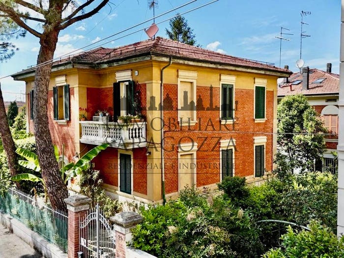 Casa con 6 locali in vendita in Via Malta, Colli Saragozza, Bologna