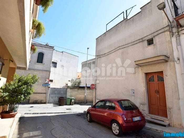 Appartamento con 6 locali in vendita in Oria