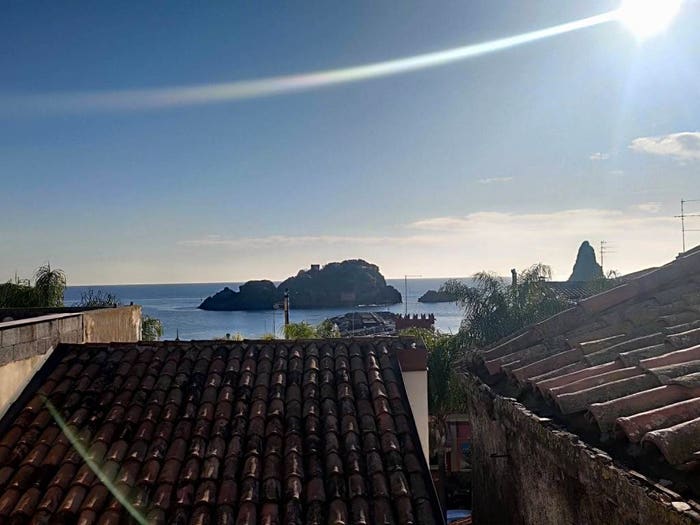 Appartamento trilocale in vendita in Piazza Giovanni Verga, Aci Trezza, Aci Castello