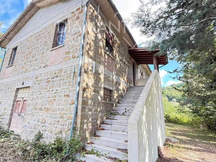 Casa con 5 locali in vendita in Gubbio