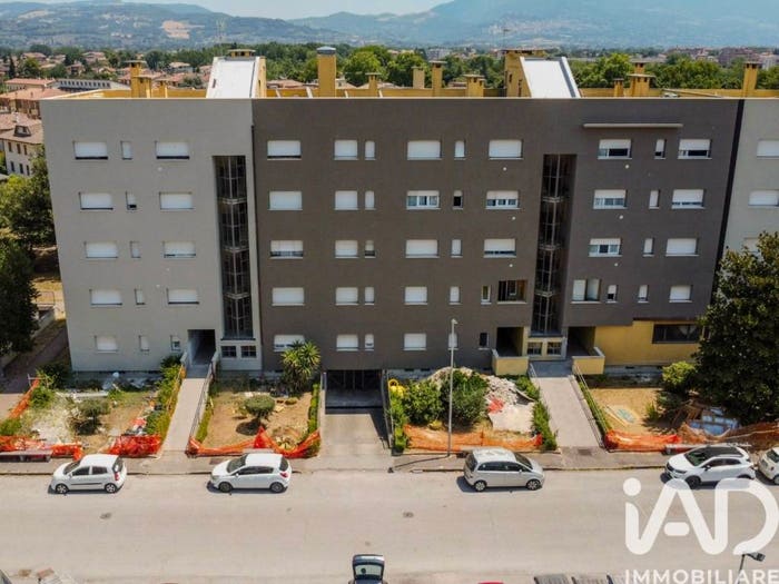 Appartamento quadrilocale in vendita in Via Gran Sasso, Bastia, Bastia Umbra