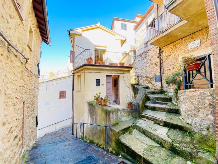 Casa con 5 locali in vendita in Via Volturno, Centro, Poggio Bustone