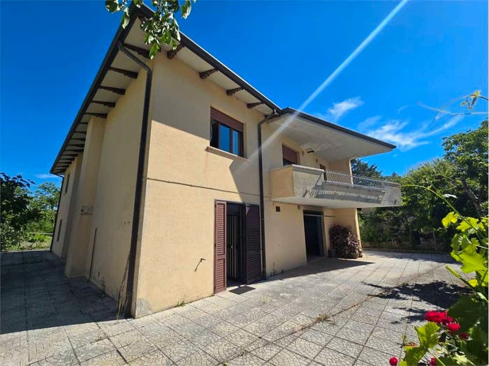 Casa con 6 locali in vendita in Sorifa, Nocera Umbra