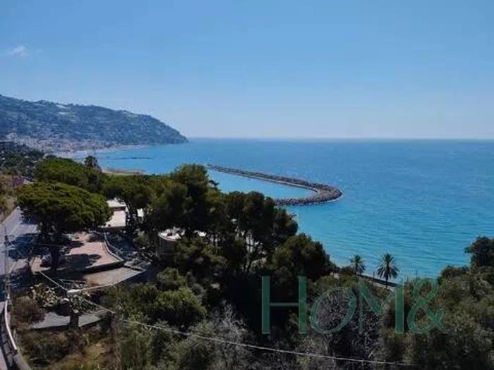 Appartamento bilocale in vendita in Via Madonna Della Ruota, Arziglia Madonna della Ruota, Bordighera