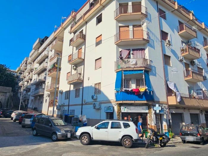 Appartamento bilocale in vendita in Via Santa Marta, Viale Italia Montepiselli, Messina