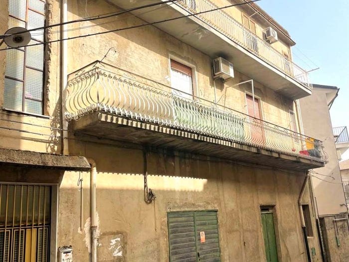 Casa con 6 locali in vendita in Campobello di Licata