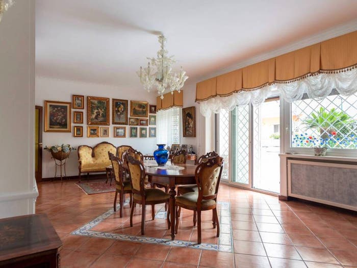 Appartamento con 6 locali in vendita in Via Timavo, Vomero, Napoli
