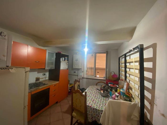 Appartamento trilocale in vendita in Via della Maddalena, Maddalena, Genova