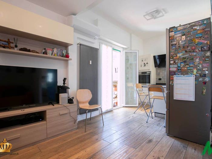 Appartamento trilocale in vendita in Via Francesco Pastonchi, Marassi, Genova