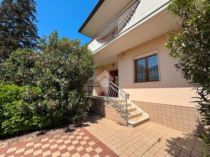 Casa con 6 locali in vendita in Via Benedetto Croce, Val Vomano II, Penna Sant'Andrea