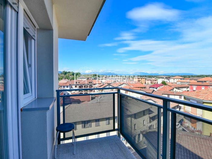 Appartamento trilocale in vendita in Via Montello, Vighizzolo Cascina Varenna, Cantù