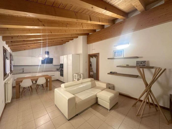 Appartamento quadrilocale in vendita in Via Giovanni Verga, Postioma, Paese