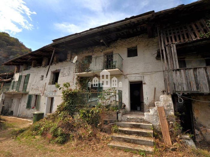 Casa quadrilocale in vendita in Campore Località Sant'Anna, Cuorgnè