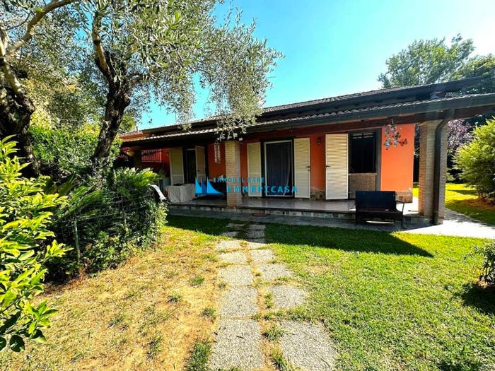 Casa quadrilocale in vendita in Via Fosso Nuovo, Ronchi Poveromo, Massa