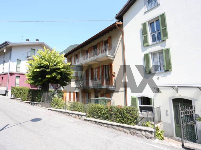 Casa con 6 locali in vendita in Via Enrico Caffi, Centro, San Pellegrino Terme