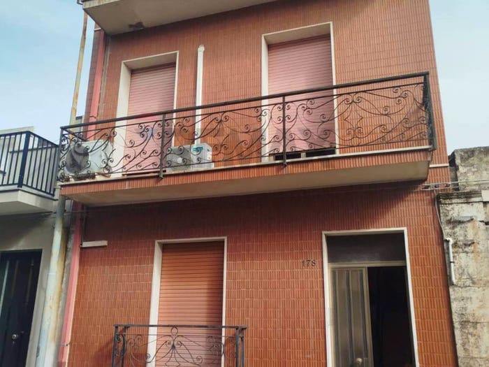 Casa con 6 locali in vendita in via solferino, Canicattini Bagni