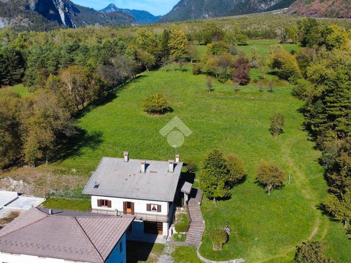 Casa con 6 locali in vendita in Via Rivoli Bianchi, Centro, Tolmezzo