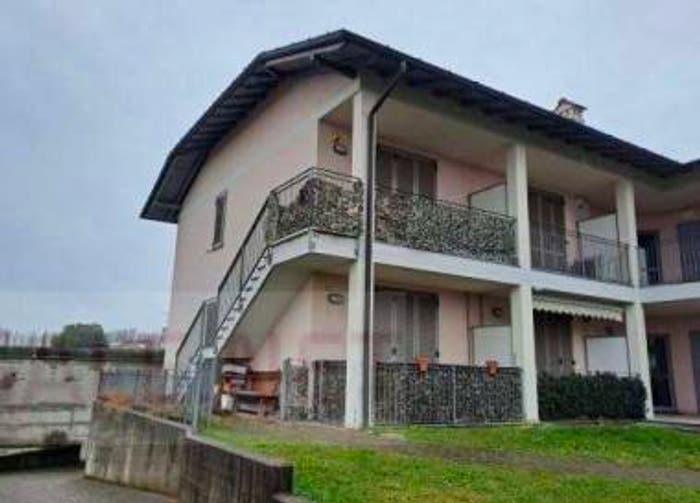 Appartamento bilocale in vendita in Via Gabriele D'Annunzio, Marcallo con Casone